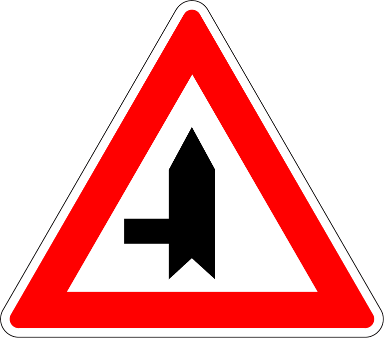 Križovatka s vedľajšou cestou (vľavo)